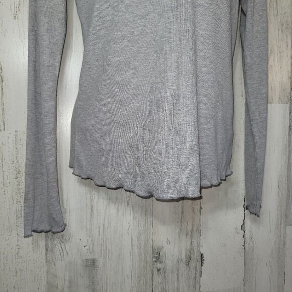 NWT Avec Les Filles Heather Grey V Neck Top - Picture 3 of 10
